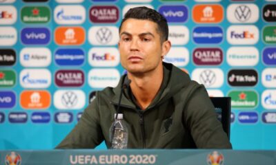 Cristiano Ronaldo lempijuomansa kanssa