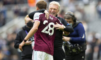 Moyes ja Soucek juhlimassa West Hamin voittoa