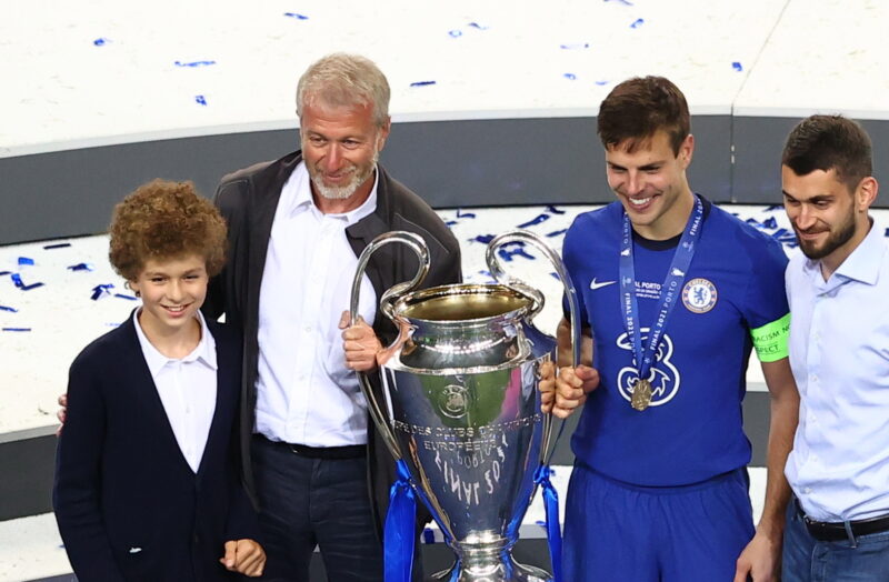 Chelsea ja Roman Abramovich juhlivat Mestarien liigan voittoa viime keväänä.