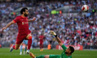 Liverpoolin Mo Salah nikkasi maalin.