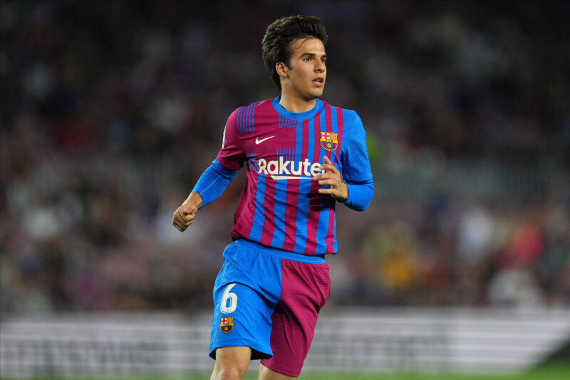 Riqui Puig FC Barcelonan paidassa.