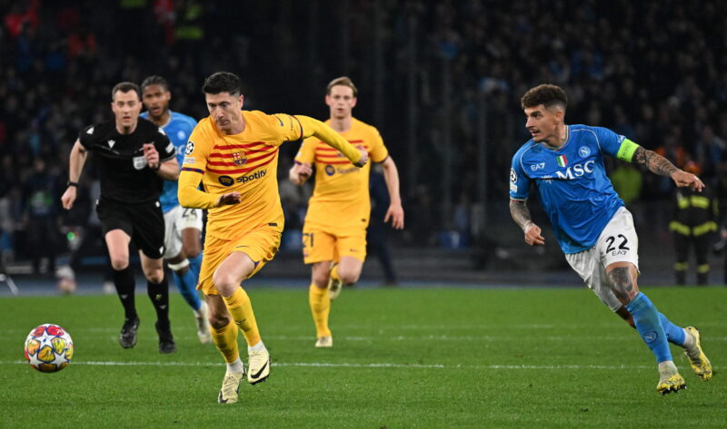 Napoli nousi tasapeliin Barcelonaa vastaan. Robert Lewandowski onnistui maalinteossa.