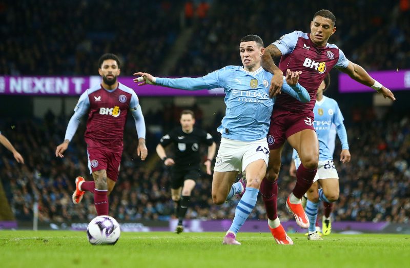 Manchester Cityn Phil Foden tykitti hattutempun Aston Villaa vastaan.