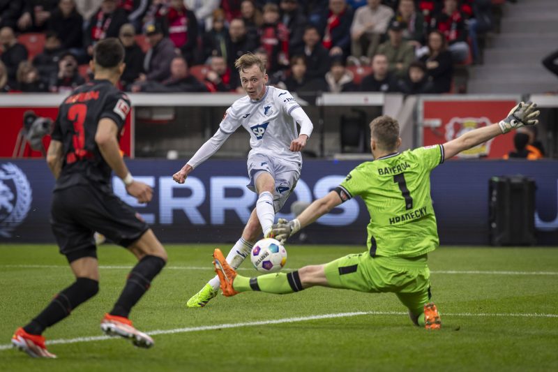 Bayer Leverkusenin suomalaismaalivahti Lukas Hradecky.